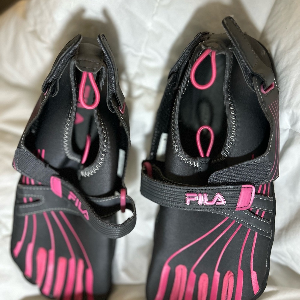 Fila Gray and Pink Aquatic Footwear